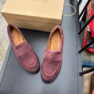 Women’s size 9 1/2 suede, Kenneth Cole Maroon Suede Loafers